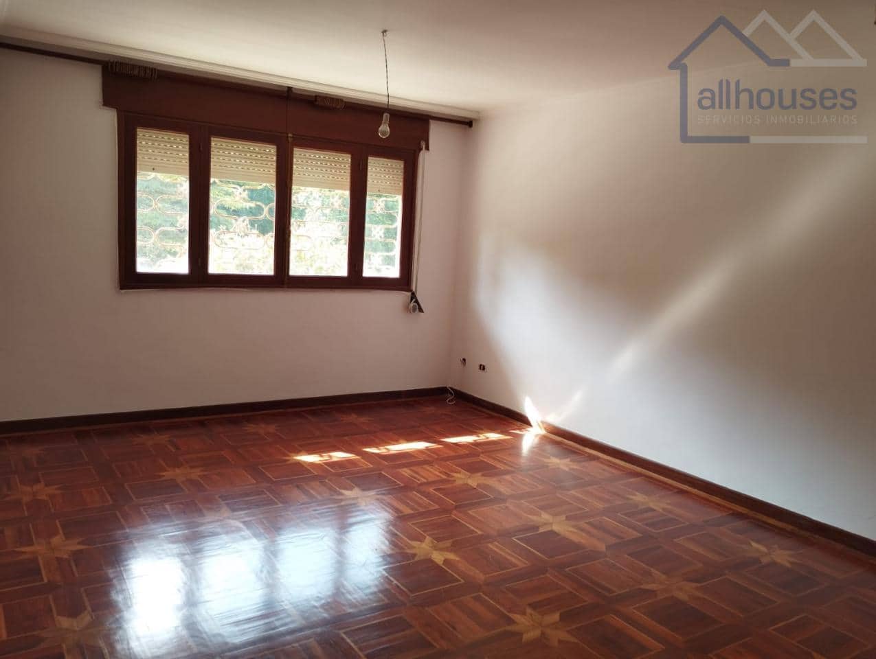 4 bedroom Townhouse for sale in A Guarda with garage - € 300,000 (Ref: 9417289)