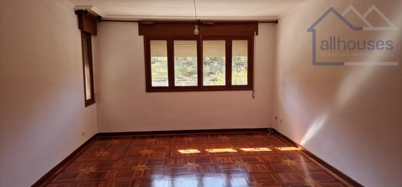 4 bedroom Townhouse for sale in A Guarda with garage - € 300,000 (Ref: 9417289)