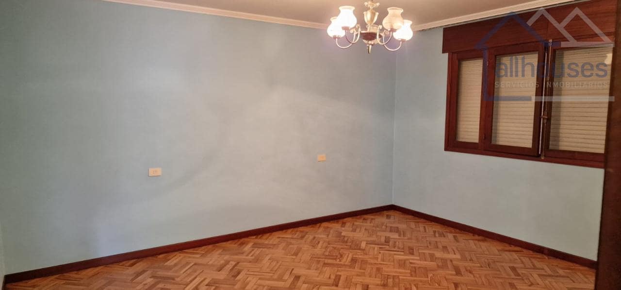 4 bedroom Townhouse for sale in A Guarda with garage - € 300,000 (Ref: 9417289)