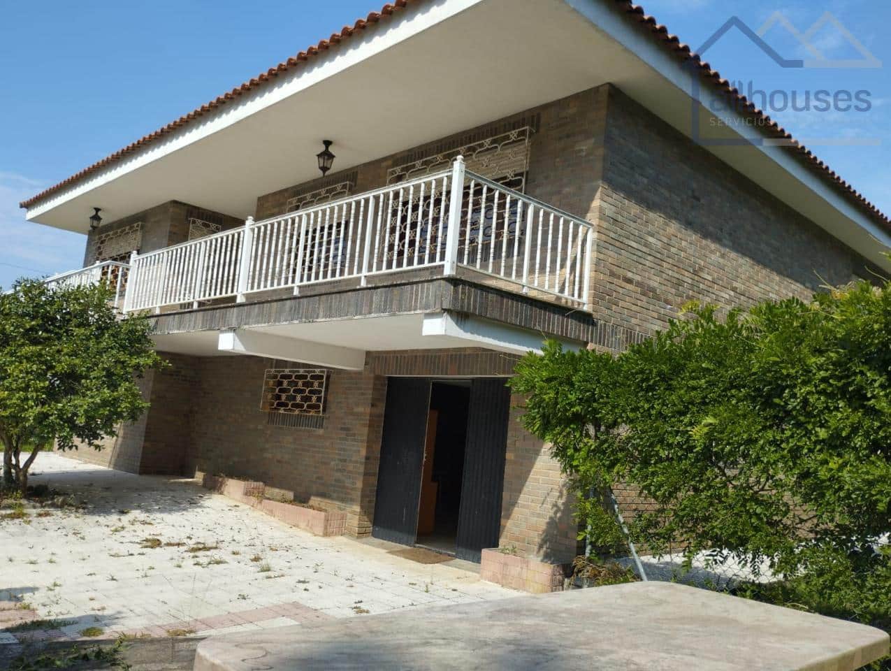 4 bedroom Townhouse for sale in A Guarda with garage - € 300,000 (Ref: 9417289)