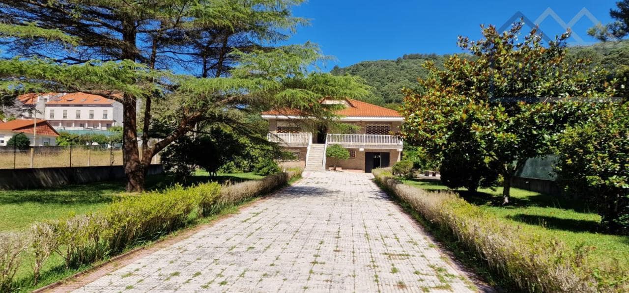 4 bedroom Townhouse for sale in A Guarda with garage - € 300,000 (Ref: 9417289)