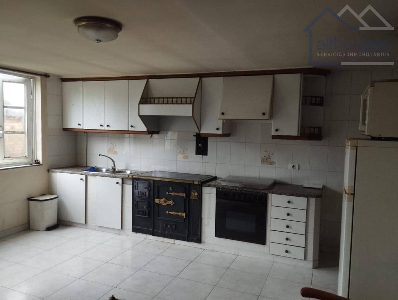 3 bedroom Townhouse for sale in O Rosal - € 100,000 (Ref: 9417292)