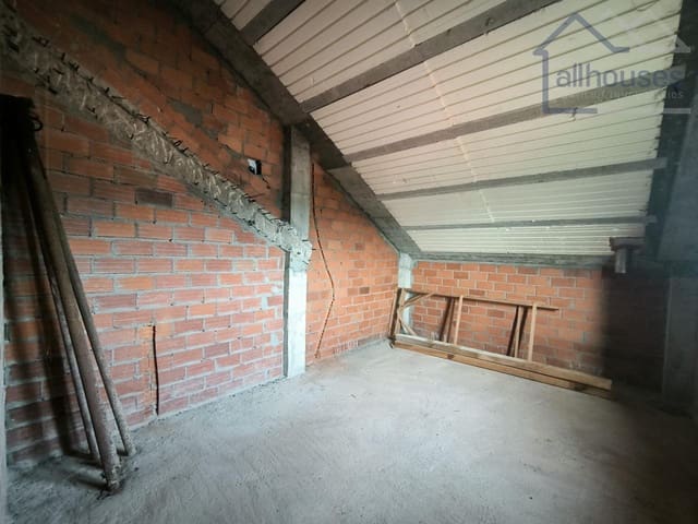 Chalet de 7 habitaciones en Mos en venta con garaje - 350.000 € (Ref: 9417293)