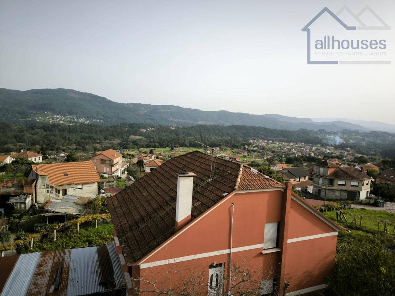 7 bedroom Villa for sale in Mos with garage - € 350,000 (Ref: 9417293)