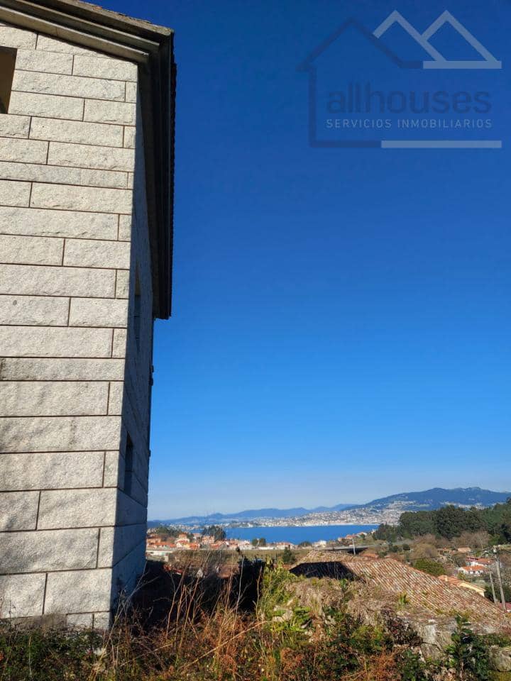 5 bedroom Villa for sale in Baiona with garage - € 180,000 (Ref: 9417294)