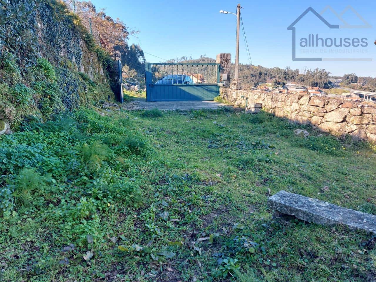 5 bedroom Villa for sale in Baiona with garage - € 180,000 (Ref: 9417294)