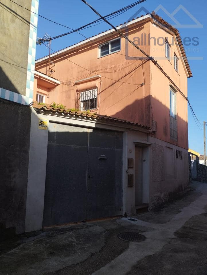 2 bedroom Townhouse for sale in A Guarda with garage - € 125,000 (Ref: 9417299)