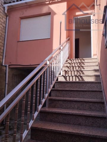 2 bedroom Townhouse for sale in A Guarda with garage - € 125,000 (Ref: 9417299)