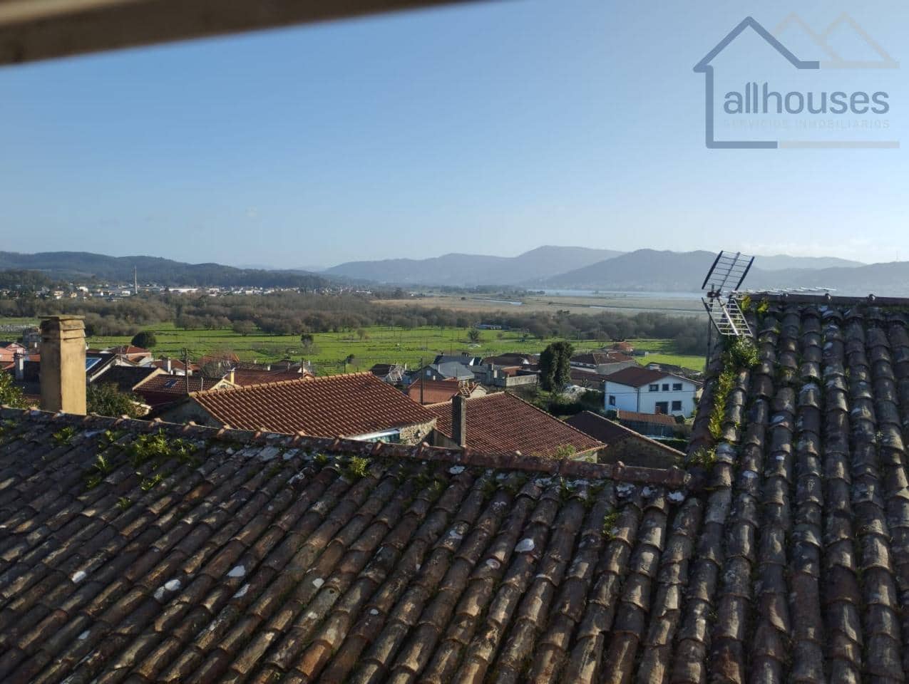 2 bedroom Townhouse for sale in A Guarda with garage - € 125,000 (Ref: 9417299)