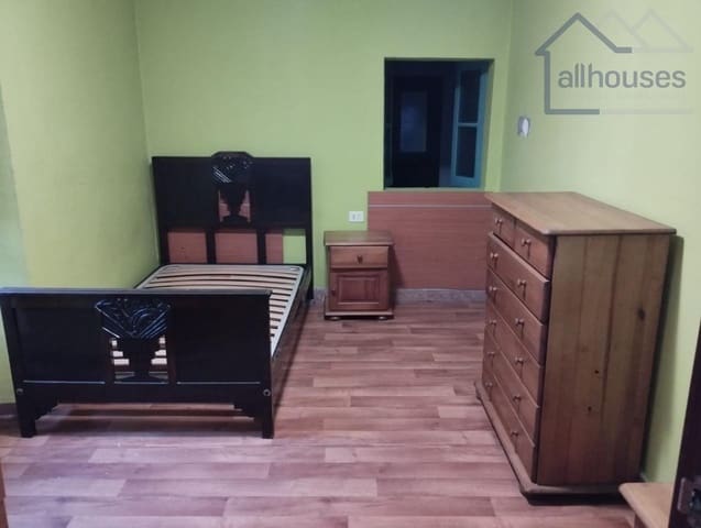 4 bedroom Townhouse for sale in Oia with garage - € 190,000 (Ref: 9417300)