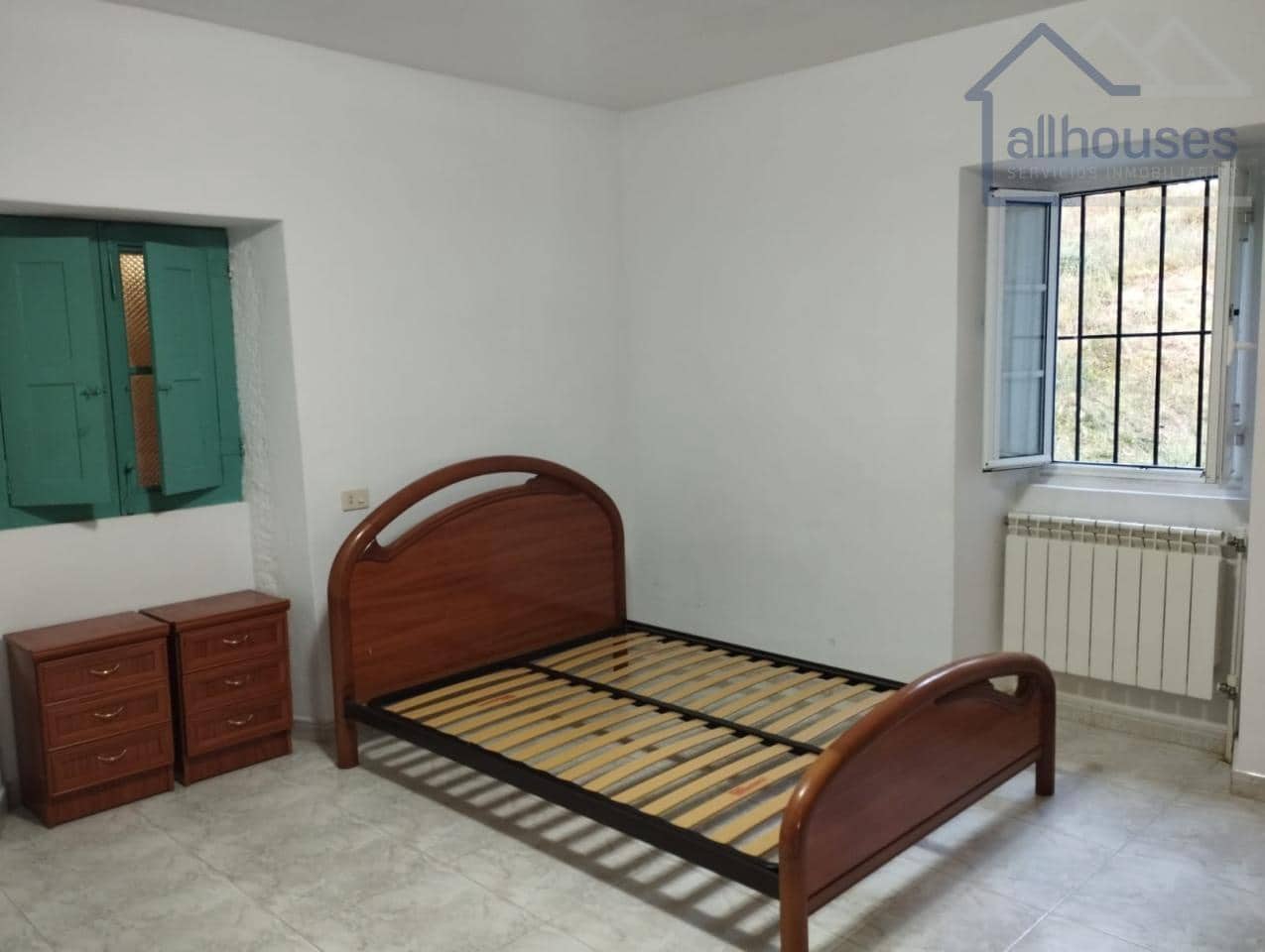 4 bedroom Townhouse for sale in Oia with garage - € 190,000 (Ref: 9417300)