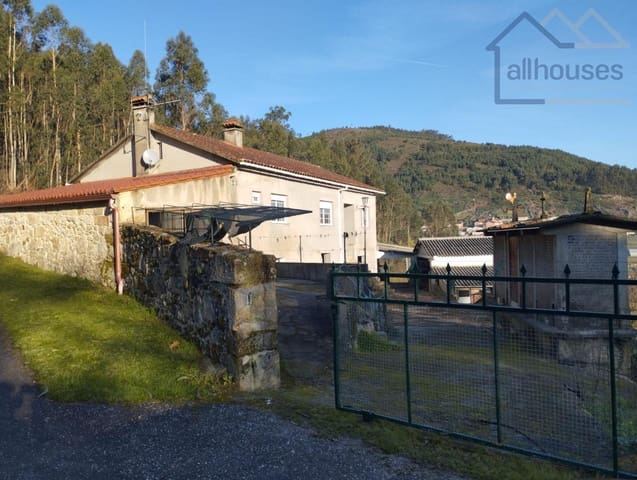 4 bedroom Townhouse for sale in Oia with garage - € 190,000 (Ref: 9417300)