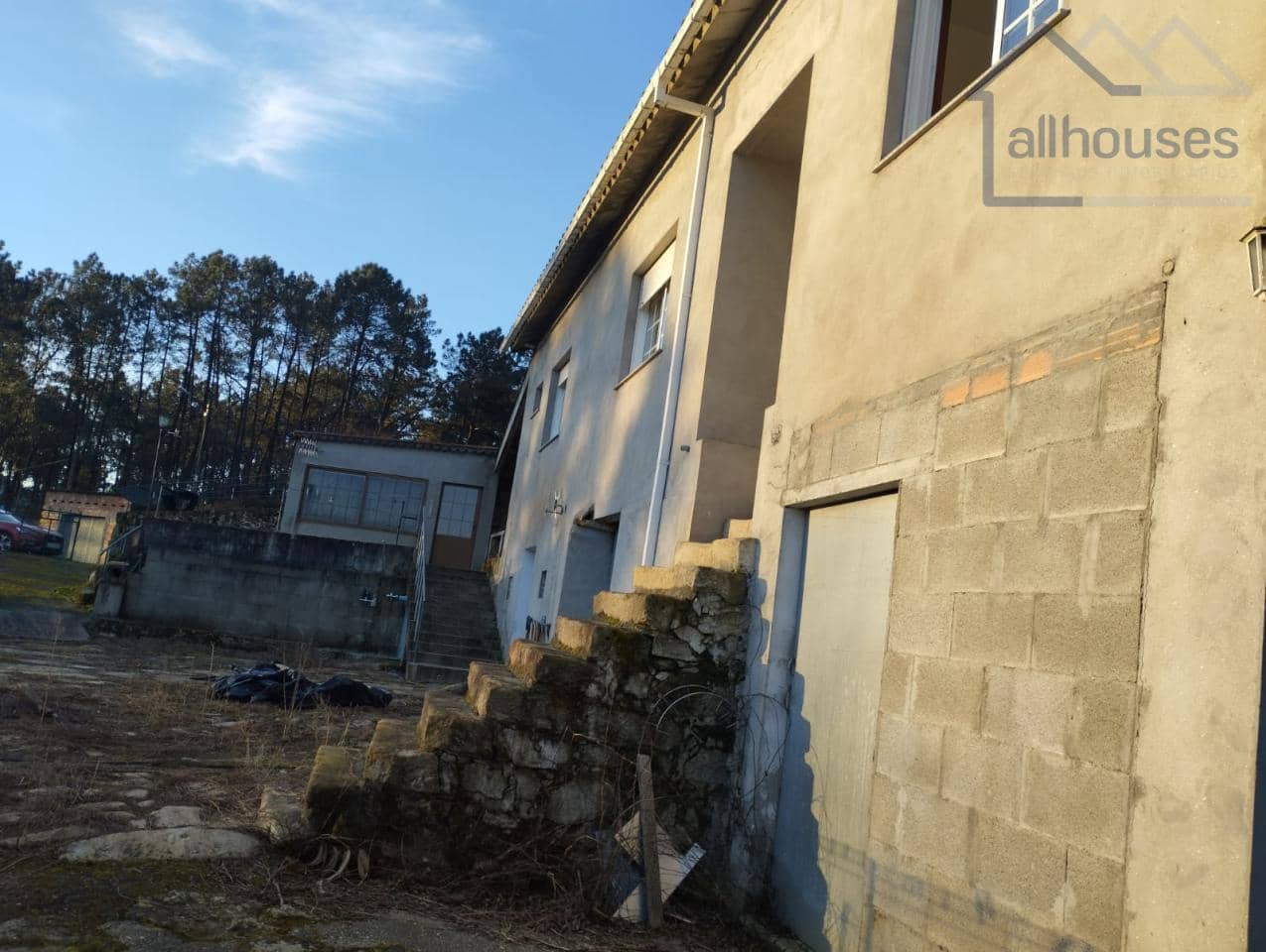 4 bedroom Townhouse for sale in Oia with garage - € 190,000 (Ref: 9417300)