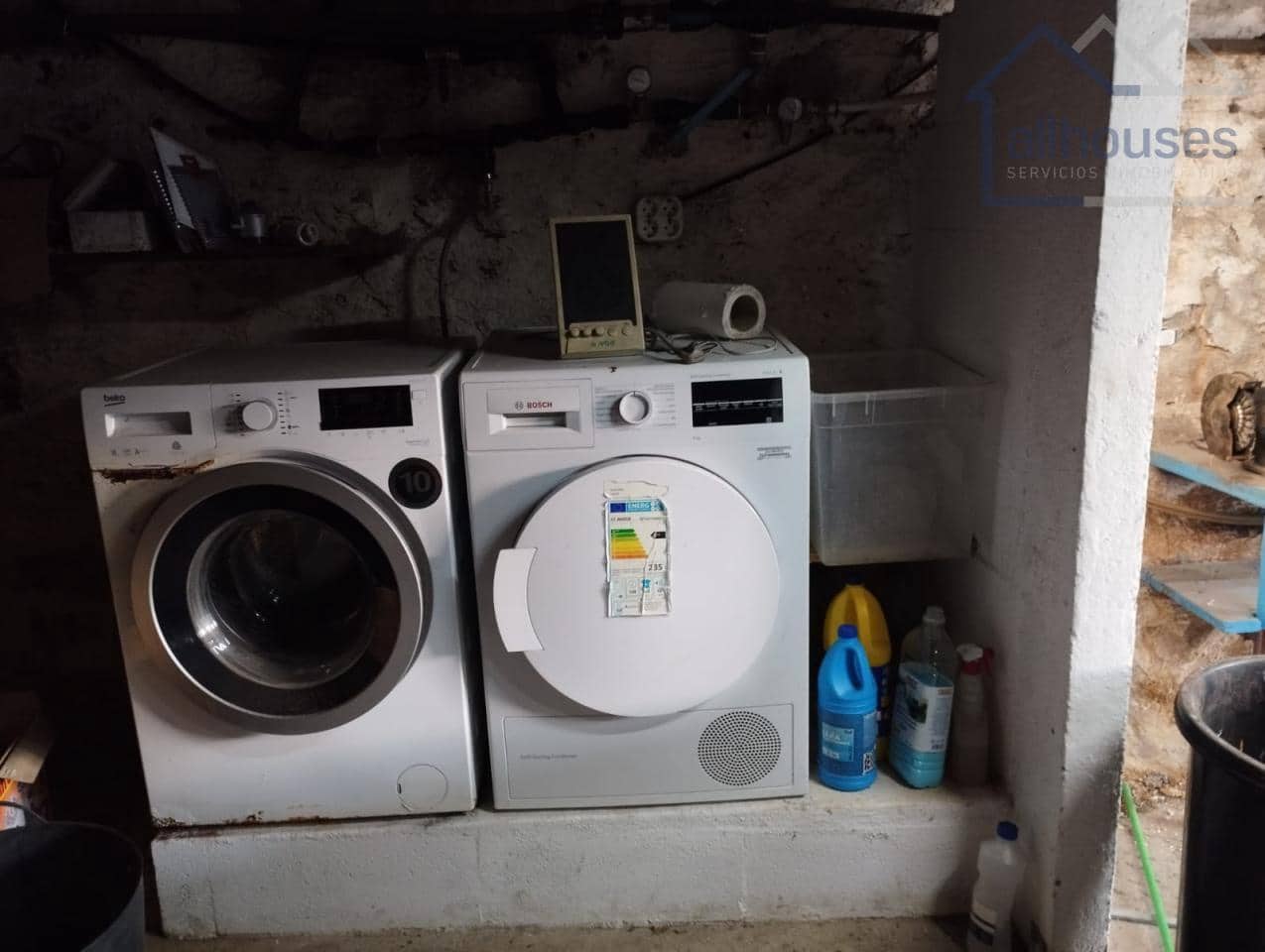 4 bedroom Townhouse for sale in Oia with garage - € 190,000 (Ref: 9417300)