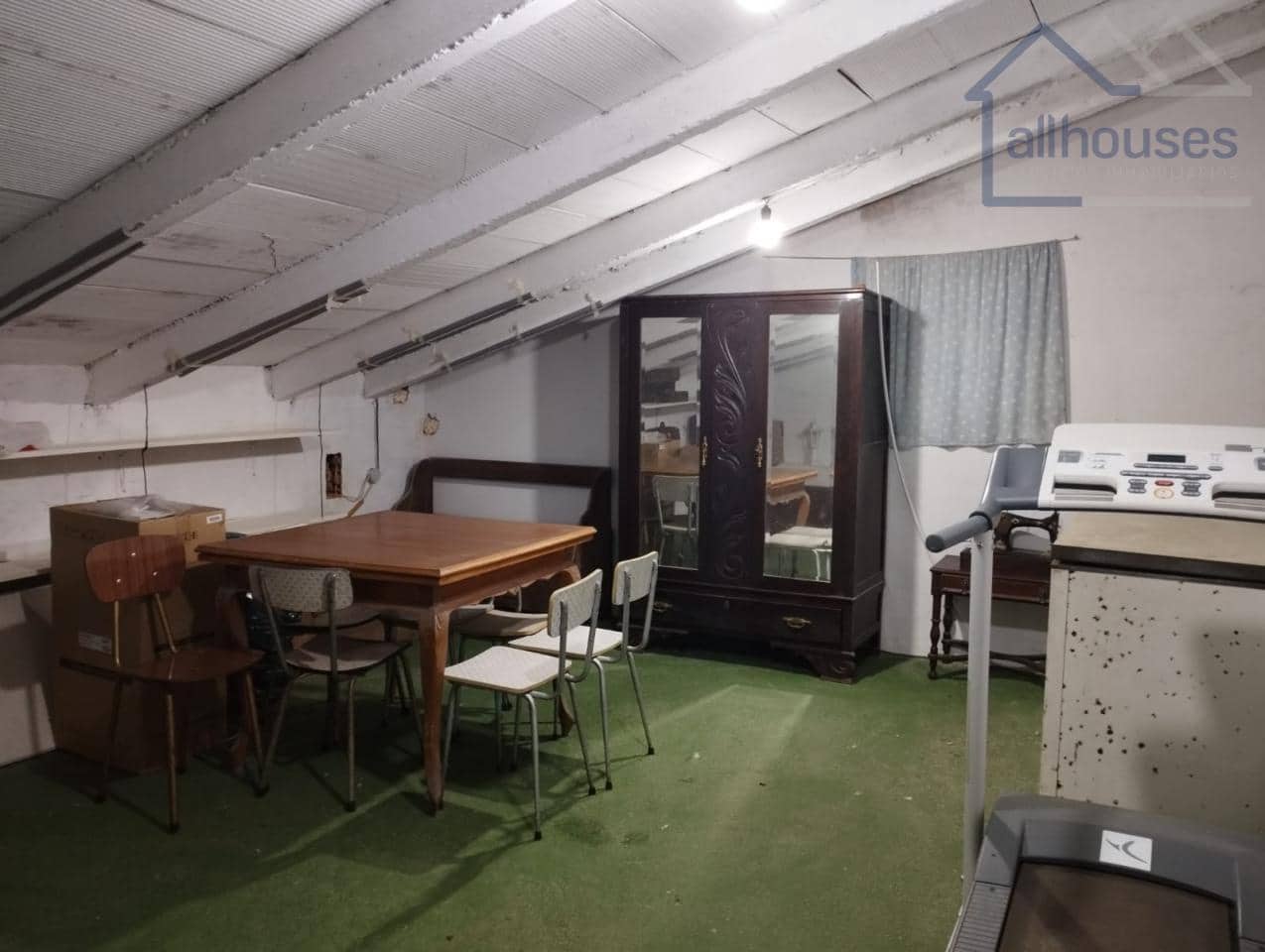 4 bedroom Townhouse for sale in Oia with garage - € 190,000 (Ref: 9417300)