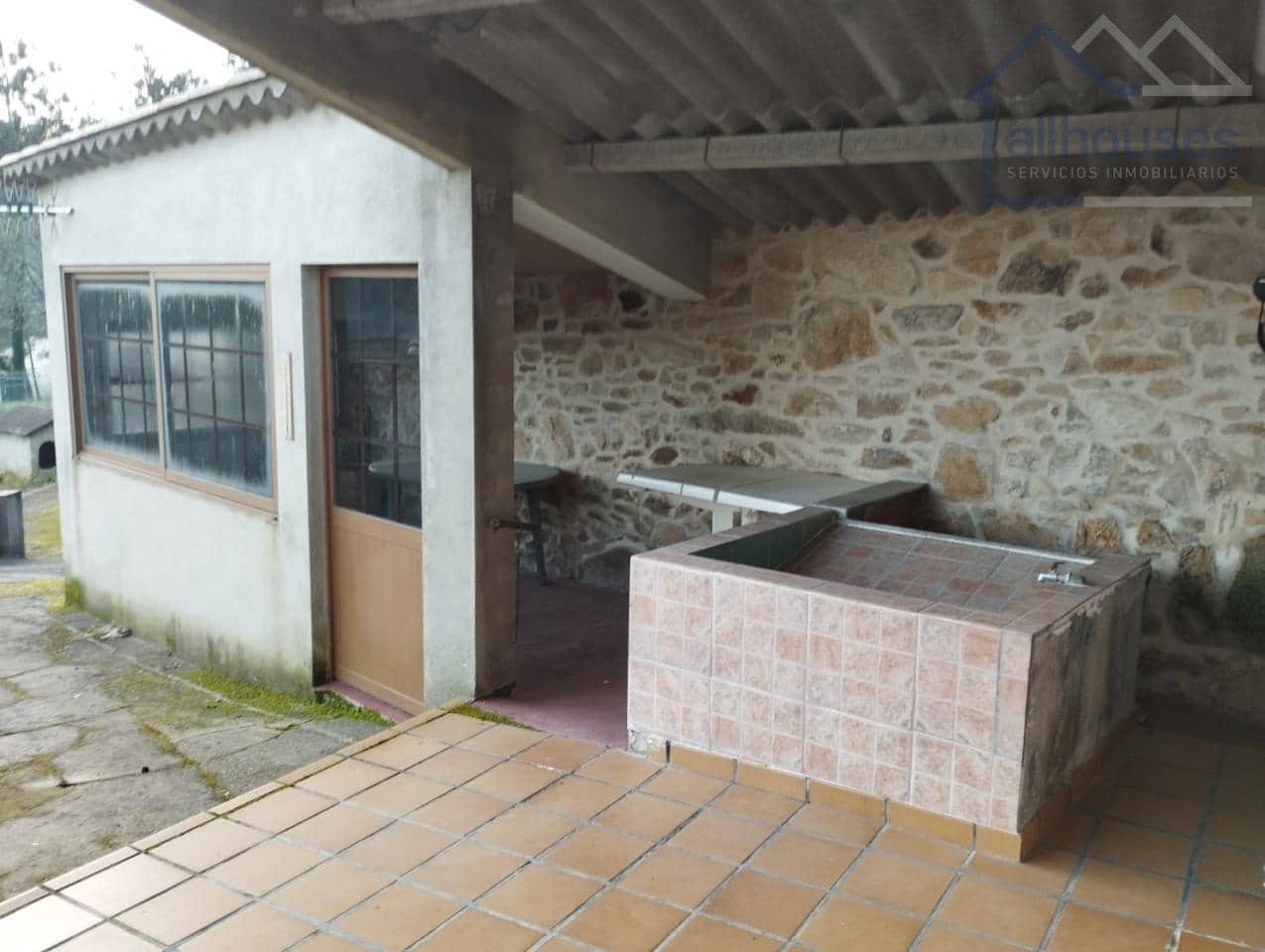 4 bedroom Townhouse for sale in Oia with garage - € 190,000 (Ref: 9417300)