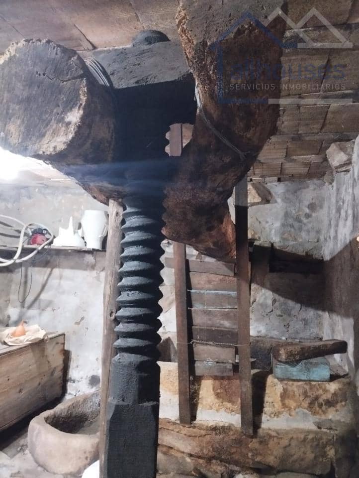 4 bedroom Townhouse for sale in Oia with garage - € 190,000 (Ref: 9417300)