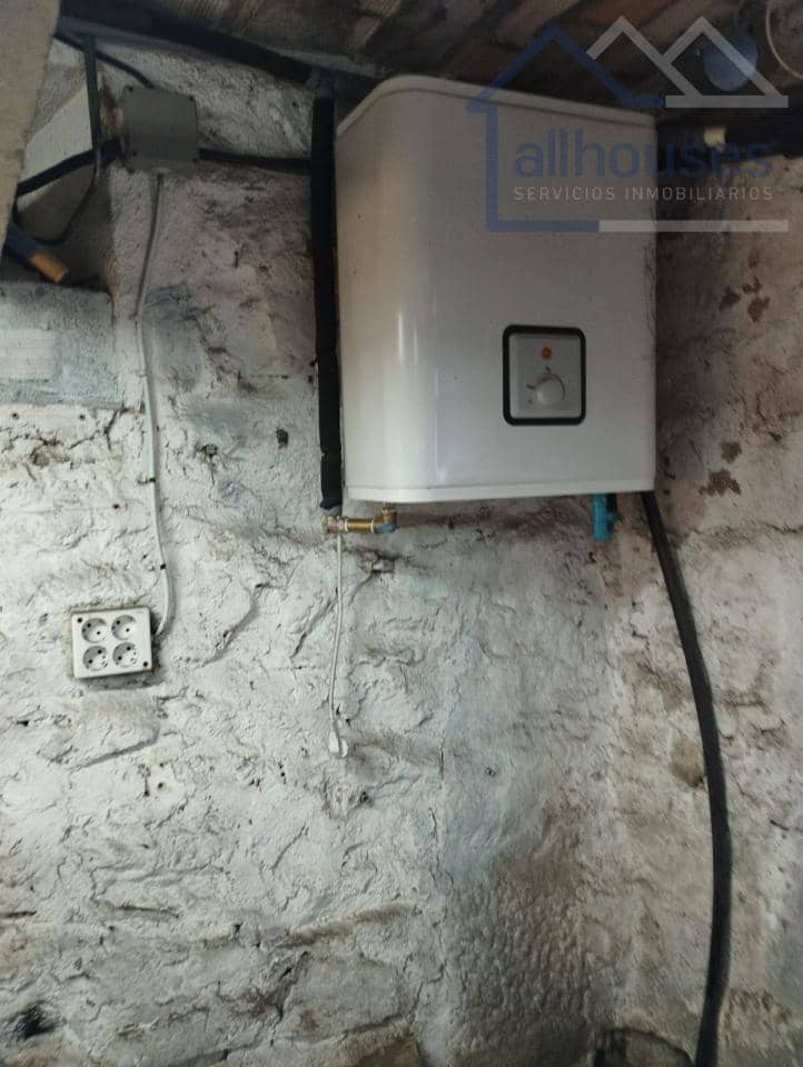 4 bedroom Townhouse for sale in Oia with garage - € 190,000 (Ref: 9417300)