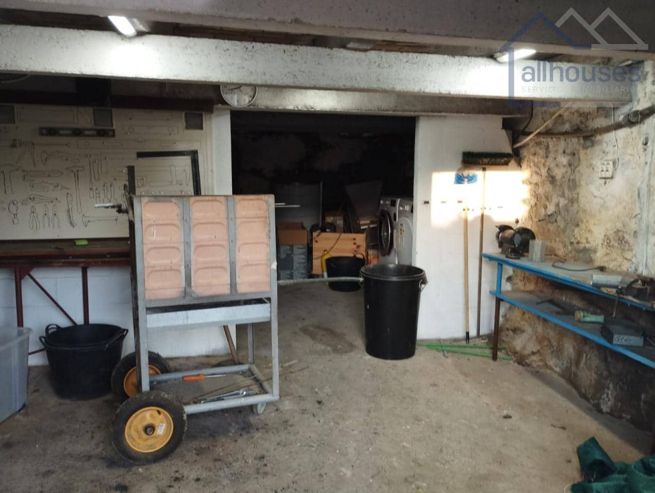 4 bedroom Townhouse for sale in Oia with garage - € 190,000 (Ref: 9417300)