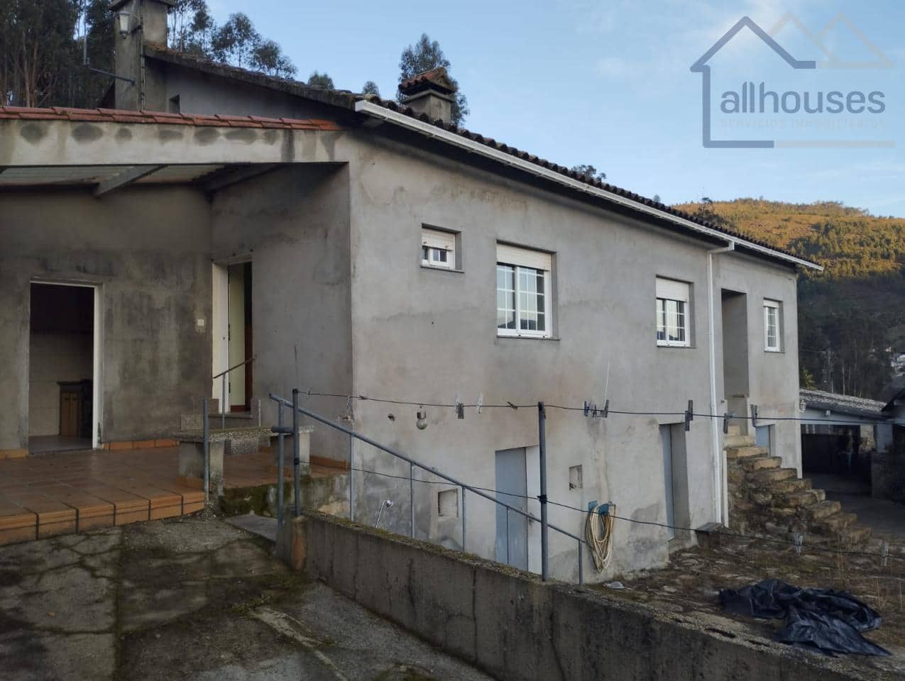 4 bedroom Townhouse for sale in Oia with garage - € 190,000 (Ref: 9417300)