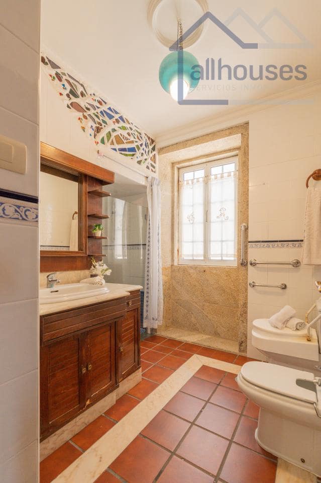 6 bedroom Finca/Country House for sale in A Guarda with garage - € 445,000 (Ref: 9417302)