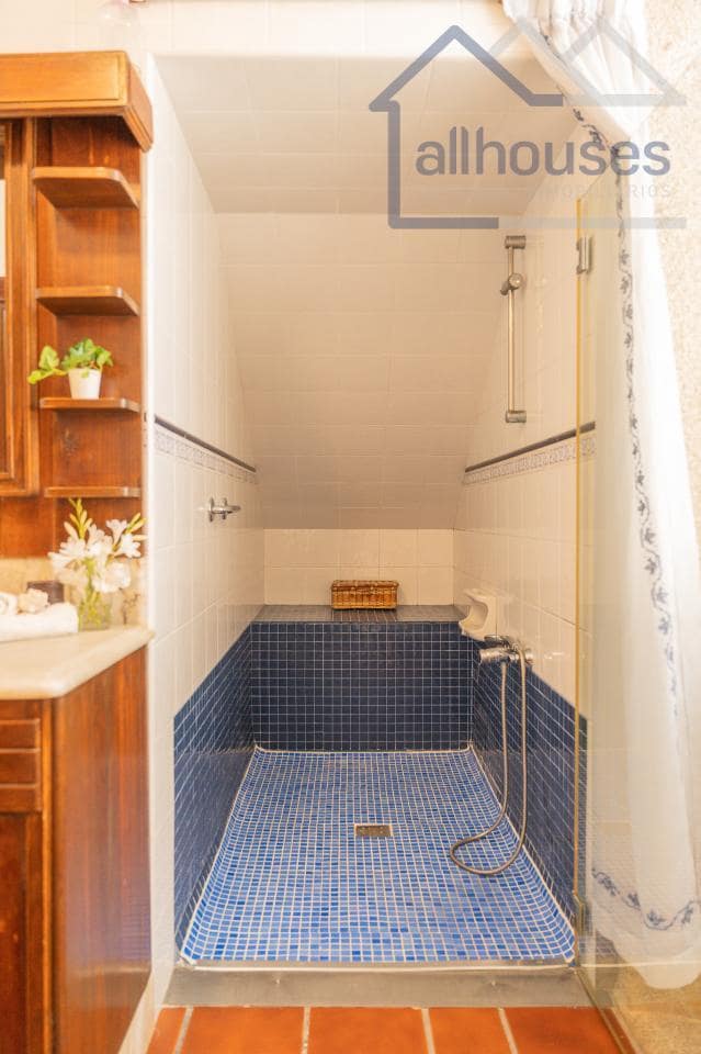 6 bedroom Finca/Country House for sale in A Guarda with garage - € 445,000 (Ref: 9417302)