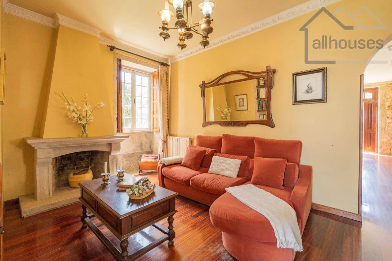 6 bedroom Finca/Country House for sale in A Guarda with garage - € 445,000 (Ref: 9417302)