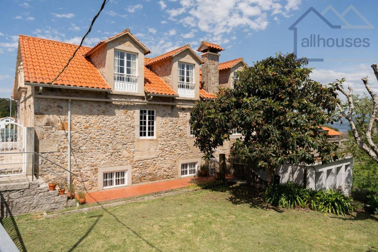 6 bedroom Finca/Country House for sale in A Guarda with garage - € 445,000 (Ref: 9417302)