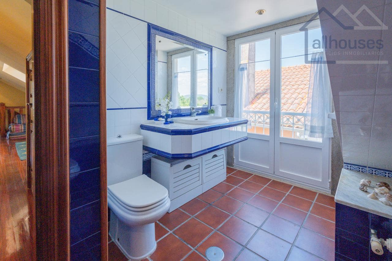 6 bedroom Finca/Country House for sale in A Guarda with garage - € 445,000 (Ref: 9417302)