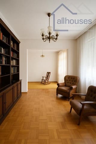 4 bedroom Townhouse for sale in A Guarda with garage - € 400,000 (Ref: 9417309)