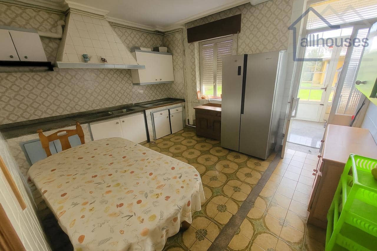 4 bedroom Townhouse for sale in A Guarda with garage - € 400,000 (Ref: 9417309)