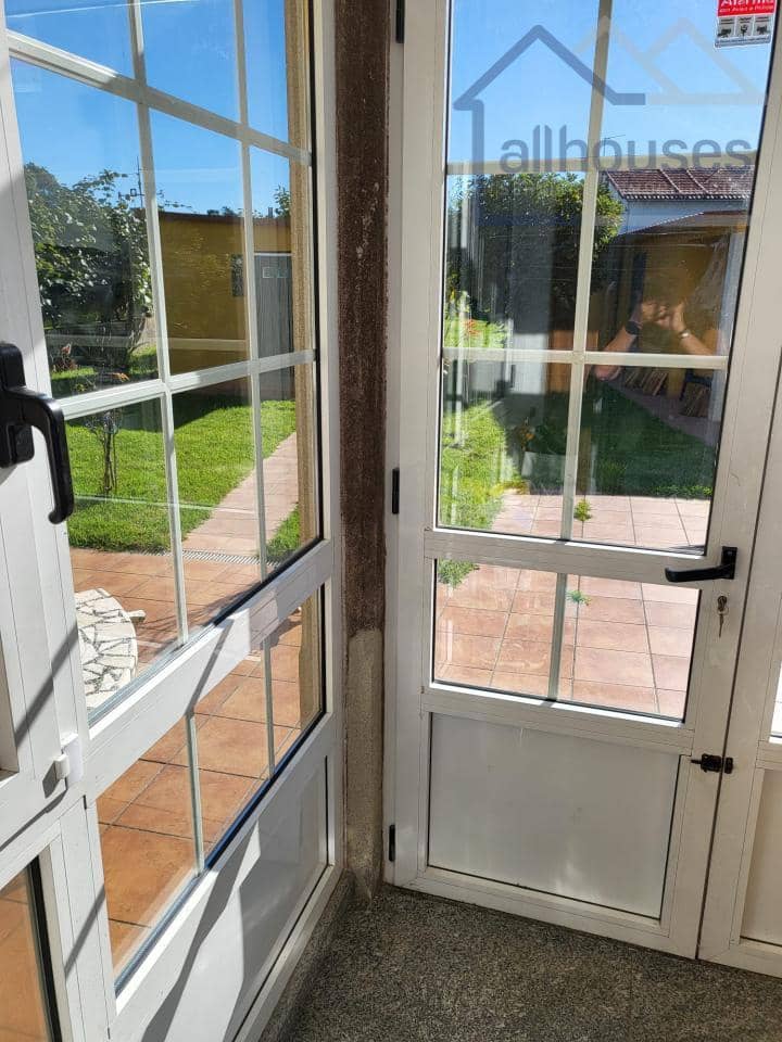 4 bedroom Townhouse for sale in A Guarda with garage - € 400,000 (Ref: 9417309)