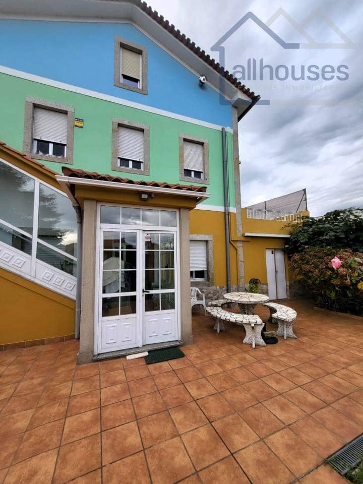 4 bedroom Townhouse for sale in A Guarda with garage - € 400,000 (Ref: 9417309)
