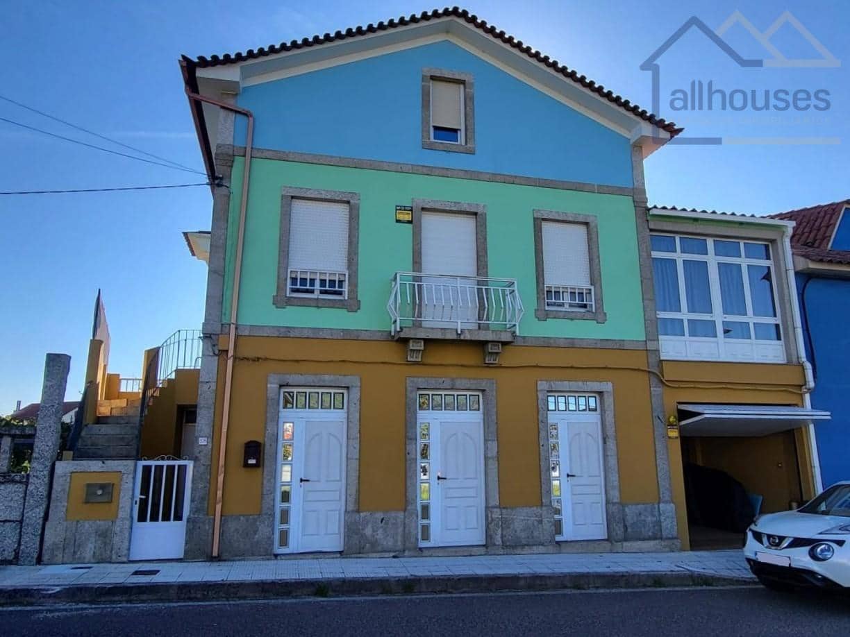 4 bedroom Townhouse for sale in A Guarda with garage - € 400,000 (Ref: 9417309)