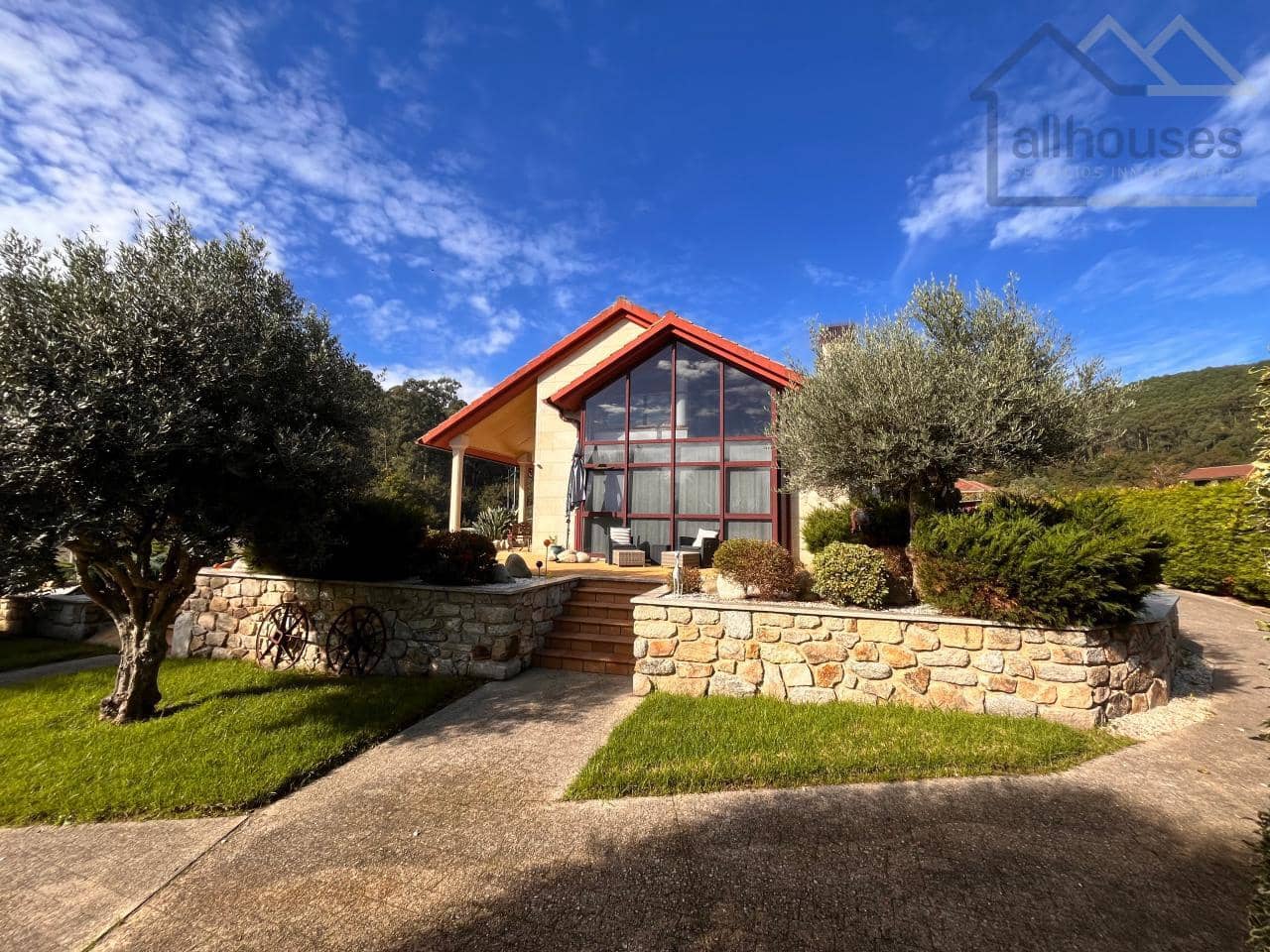 5 bedroom Townhouse for sale in O Rosal with garage - € 460,000 (Ref: 9417310)