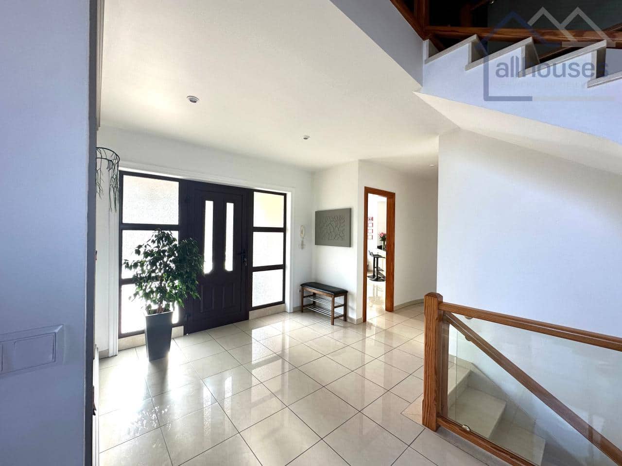 5 bedroom Townhouse for sale in O Rosal with garage - € 460,000 (Ref: 9417310)