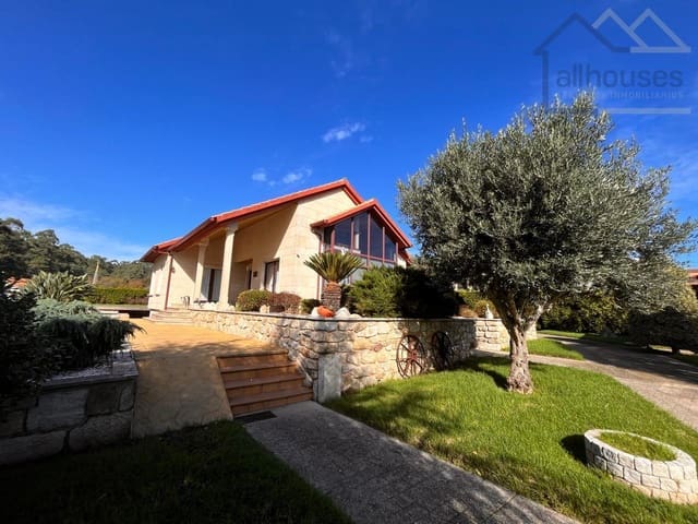 5 bedroom Townhouse for sale in O Rosal with garage - € 460,000 (Ref: 9417310)