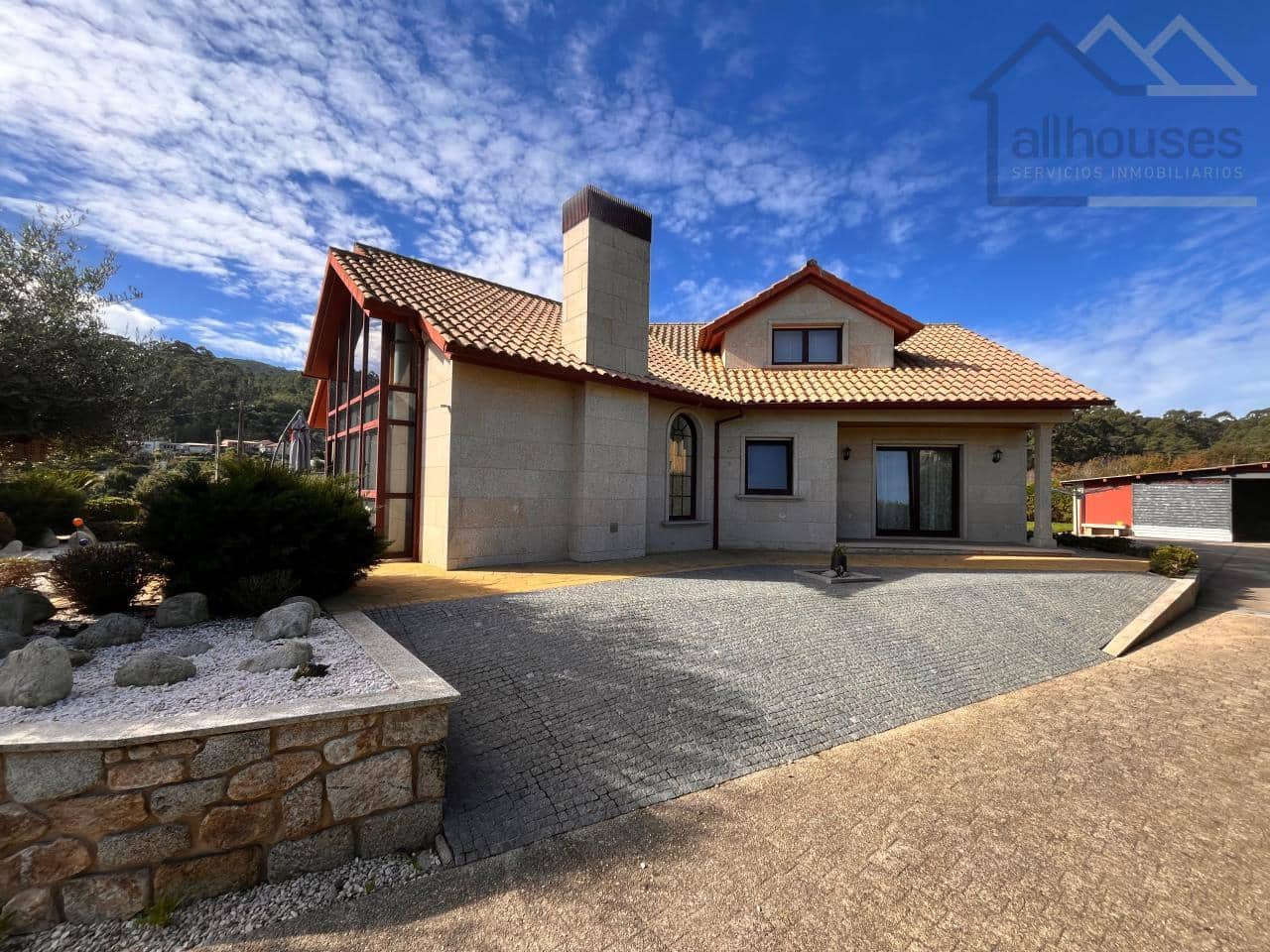 5 bedroom Townhouse for sale in O Rosal with garage - € 460,000 (Ref: 9417310)