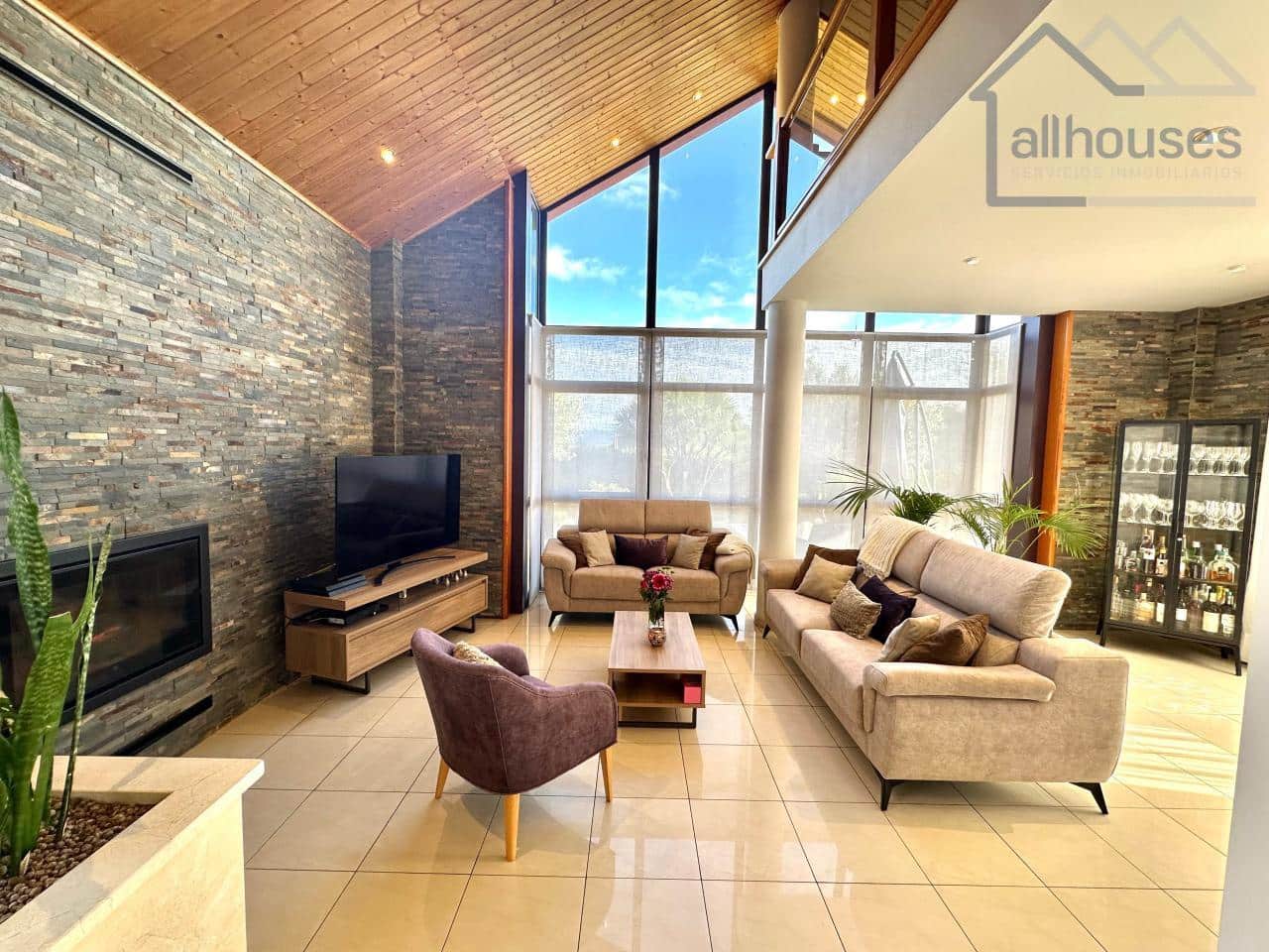 5 bedroom Townhouse for sale in O Rosal with garage - € 460,000 (Ref: 9417310)