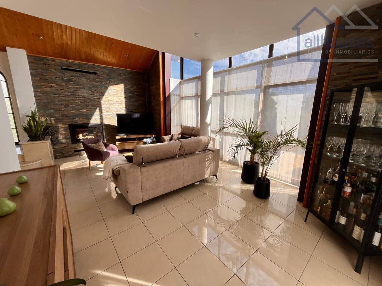 5 bedroom Townhouse for sale in O Rosal with garage - € 460,000 (Ref: 9417310)