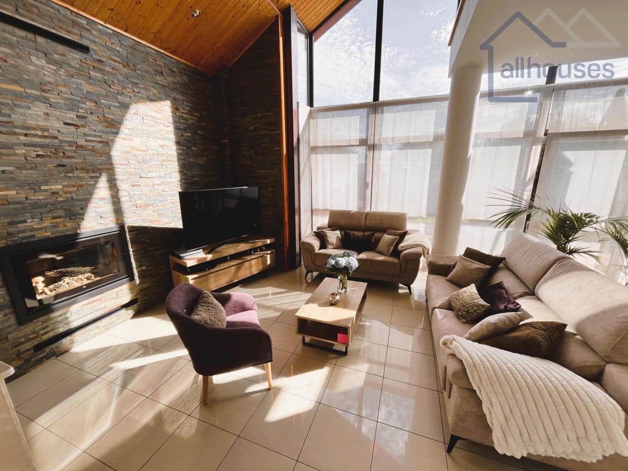 5 bedroom Townhouse for sale in O Rosal with garage - € 460,000 (Ref: 9417310)