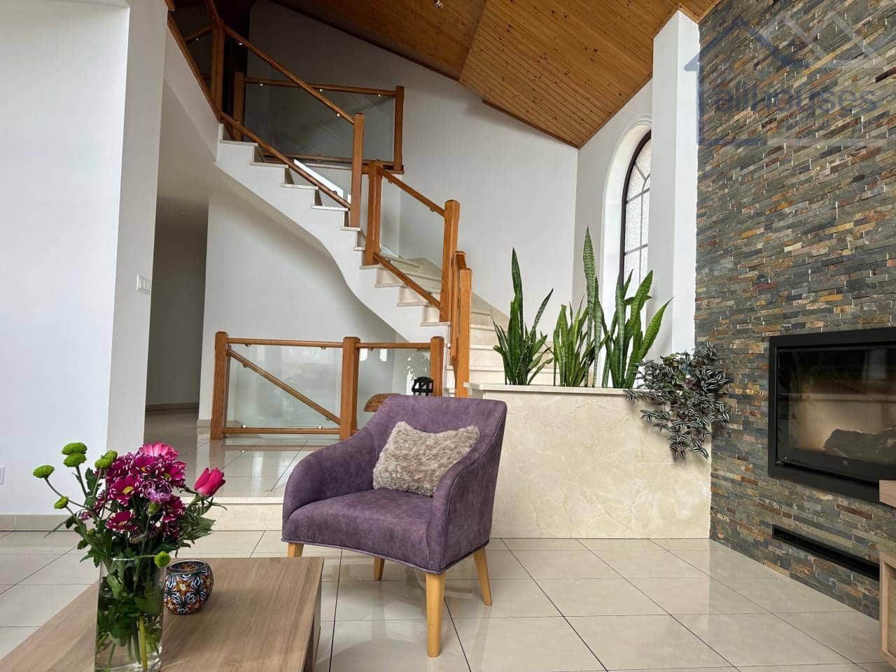 5 bedroom Townhouse for sale in O Rosal with garage - € 460,000 (Ref: 9417310)