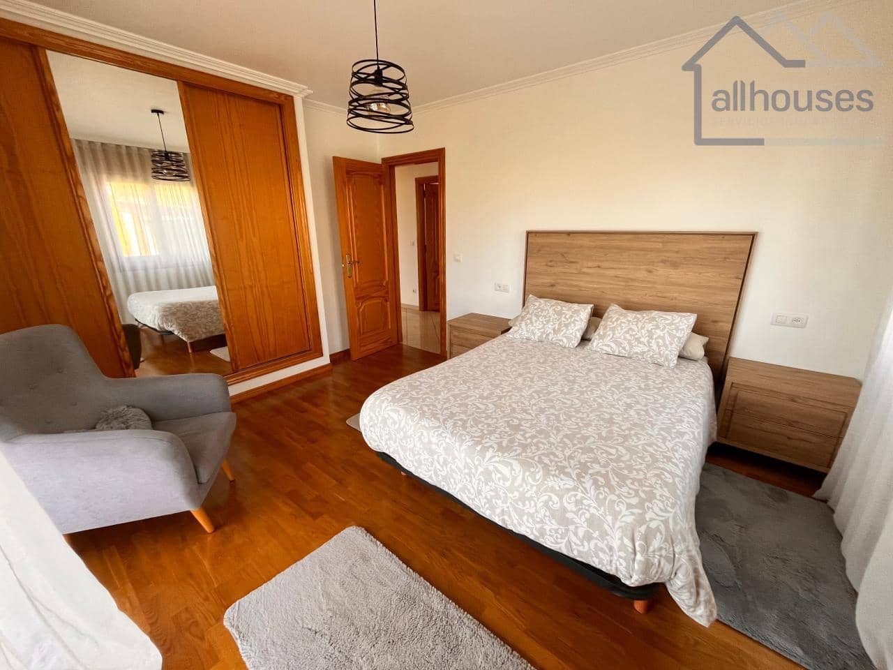 5 bedroom Townhouse for sale in O Rosal with garage - € 460,000 (Ref: 9417310)