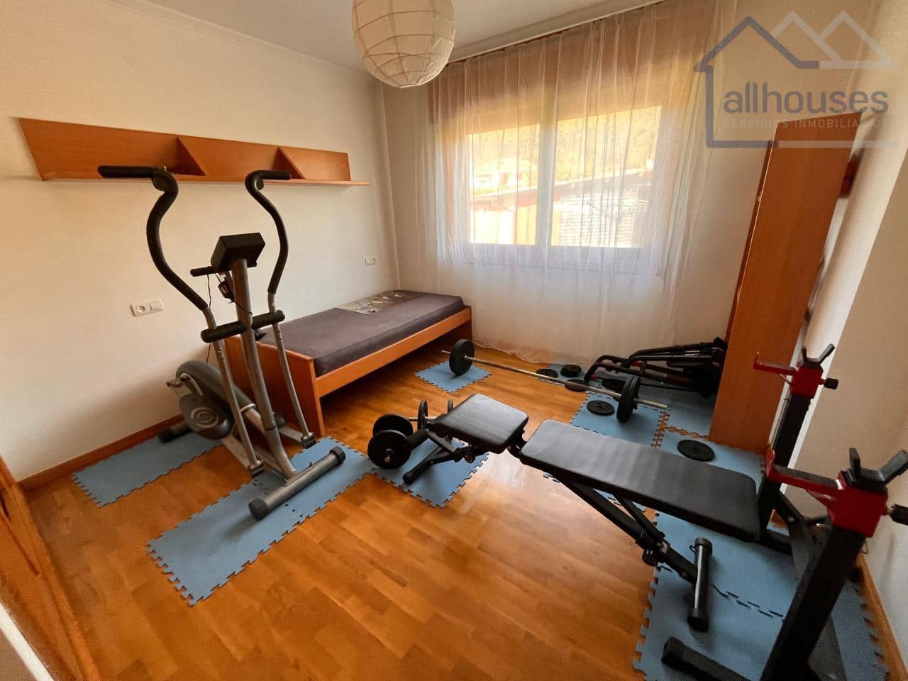 5 bedroom Townhouse for sale in O Rosal with garage - € 460,000 (Ref: 9417310)