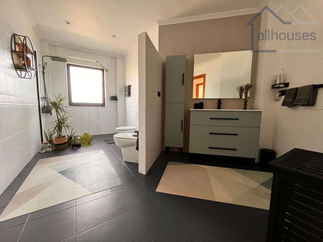 5 bedroom Townhouse for sale in O Rosal with garage - € 460,000 (Ref: 9417310)