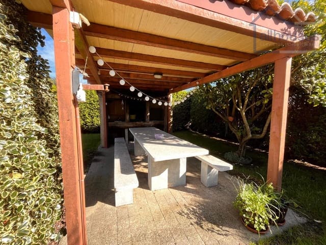 5 bedroom Townhouse for sale in O Rosal with garage - € 460,000 (Ref: 9417310)