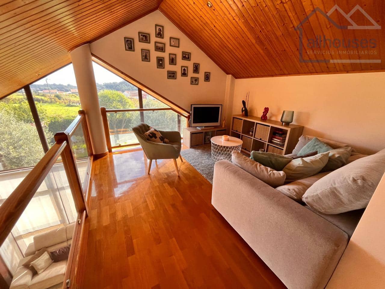 5 bedroom Townhouse for sale in O Rosal with garage - € 460,000 (Ref: 9417310)