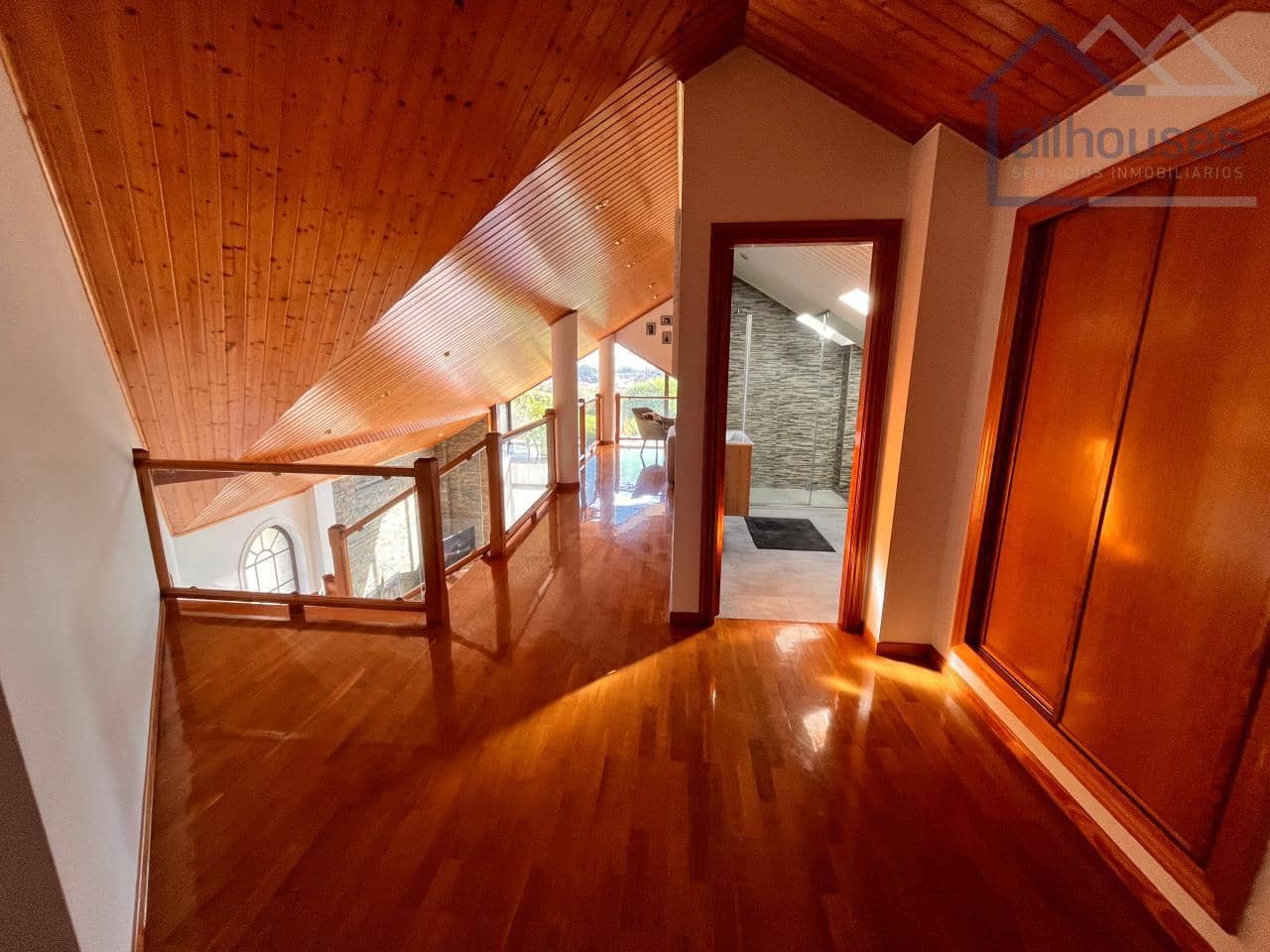 5 bedroom Townhouse for sale in O Rosal with garage - € 460,000 (Ref: 9417310)