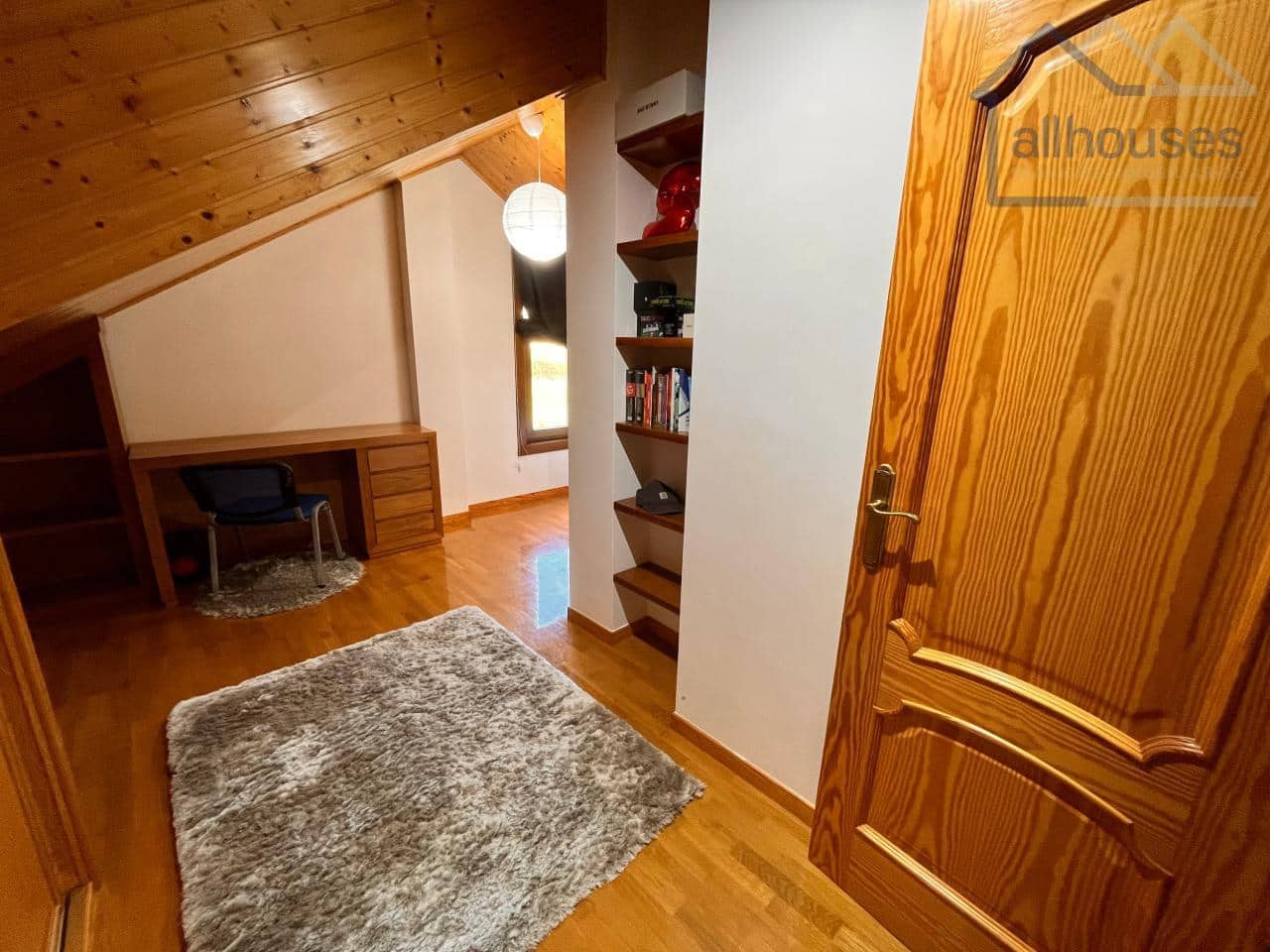 5 bedroom Townhouse for sale in O Rosal with garage - € 460,000 (Ref: 9417310)