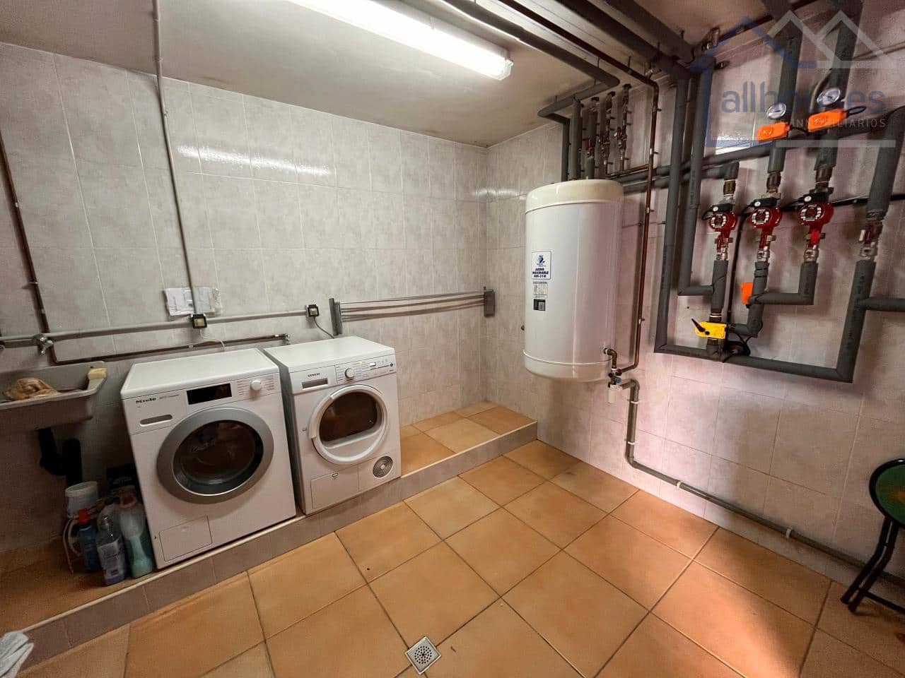 5 bedroom Townhouse for sale in O Rosal with garage - € 460,000 (Ref: 9417310)